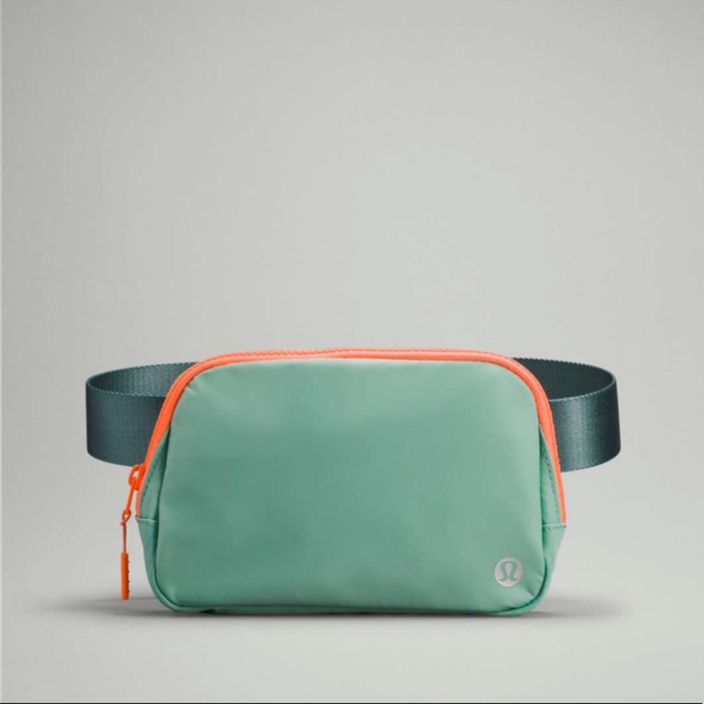 Lululemon Everywhere Belt Bag 1L